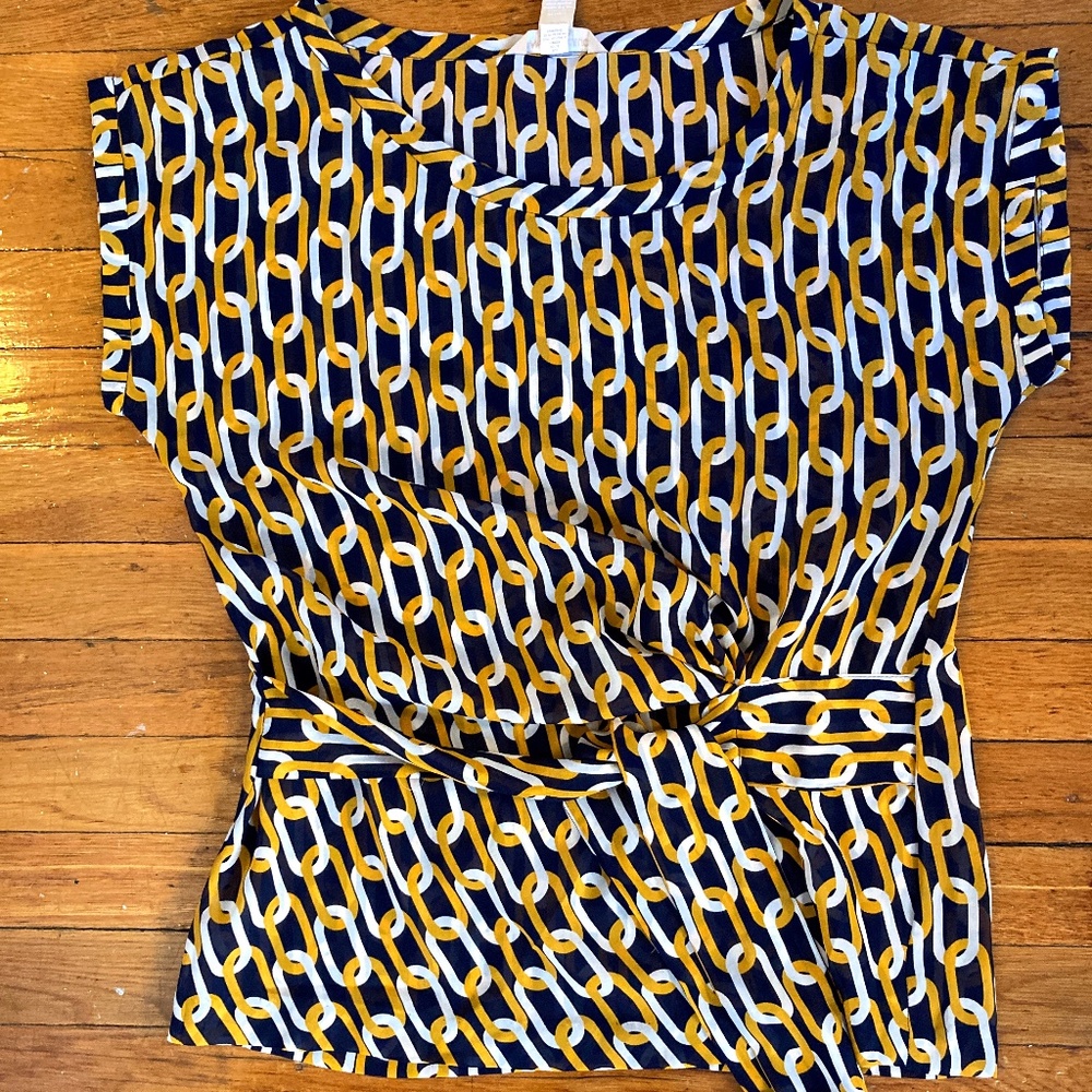 Chain patterned Wrap Blouse